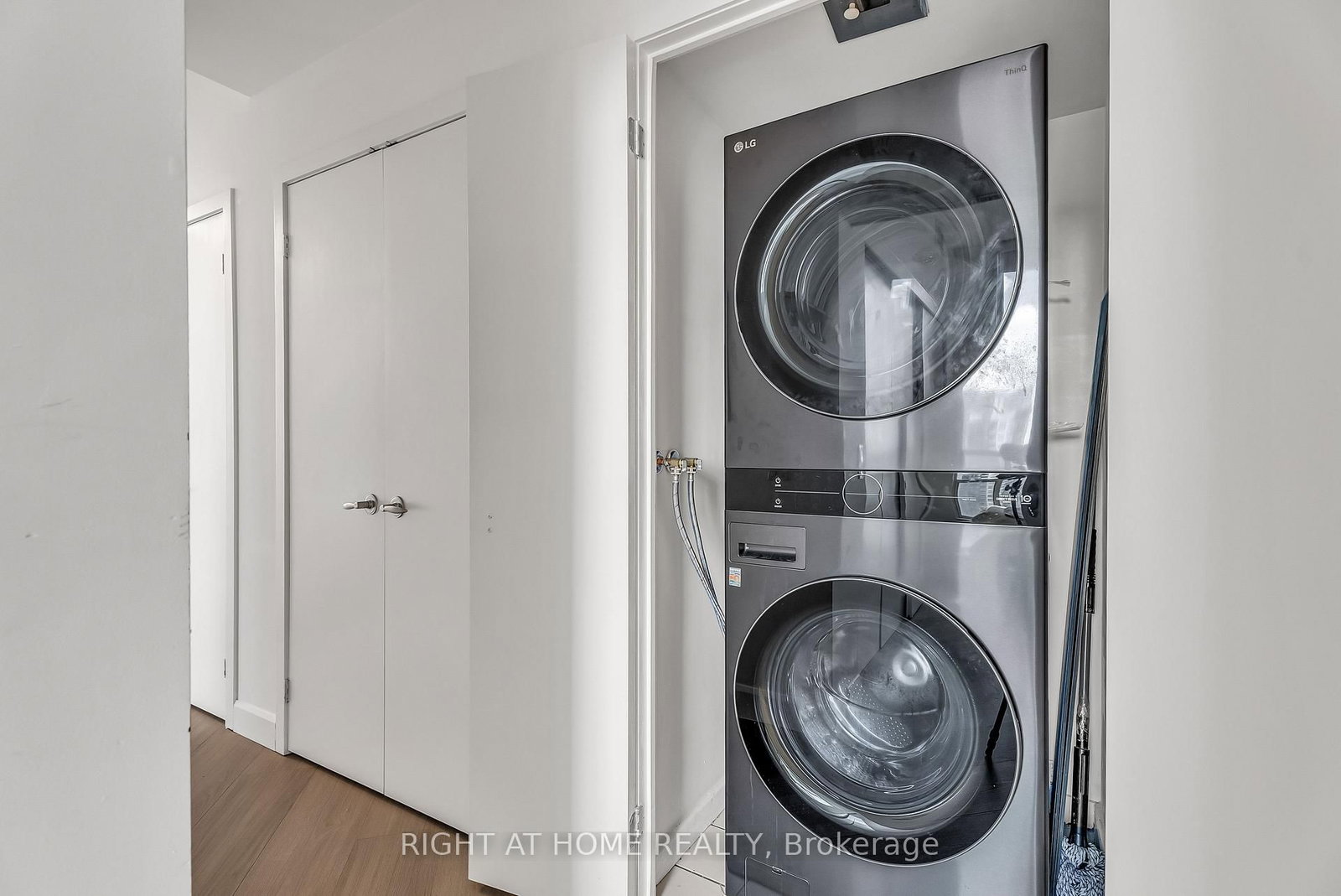 Condo for sale at 3202-8 York Street, Toronto, Ontario, M5J 2Y2 - Waterfront Communities C1 - MLS: C12937694