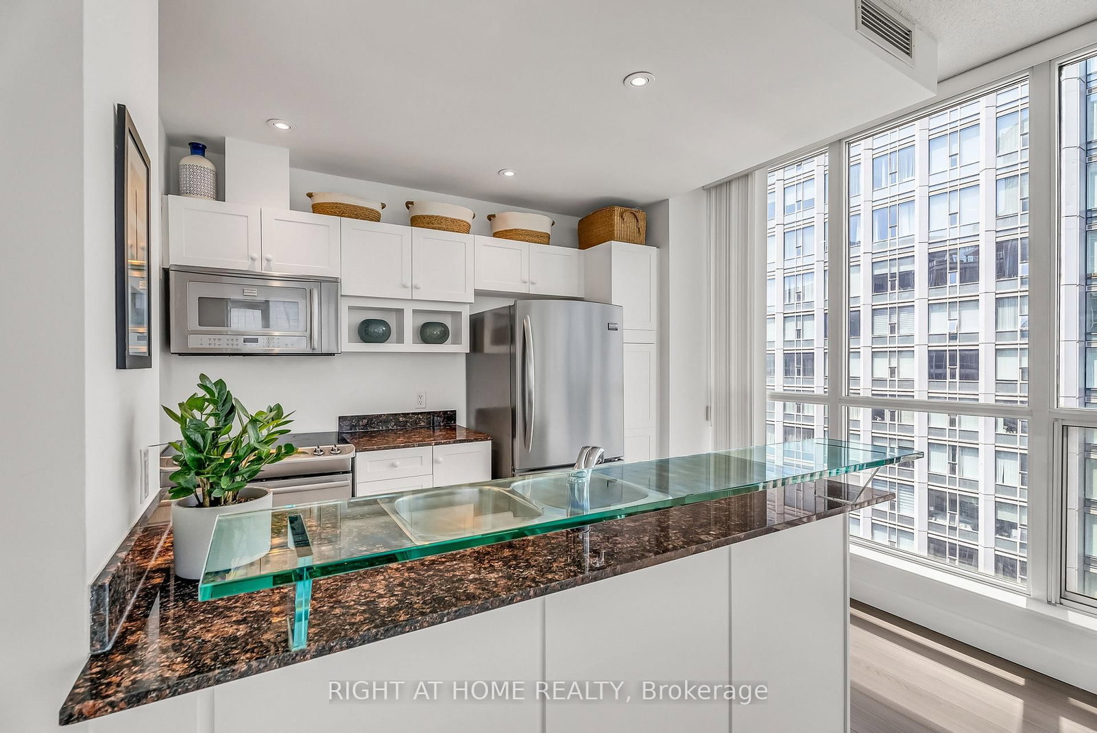 Condo for sale at 3202-8 York Street, Toronto, Ontario, M5J 2Y2 - Waterfront Communities C1 - MLS: C12937694