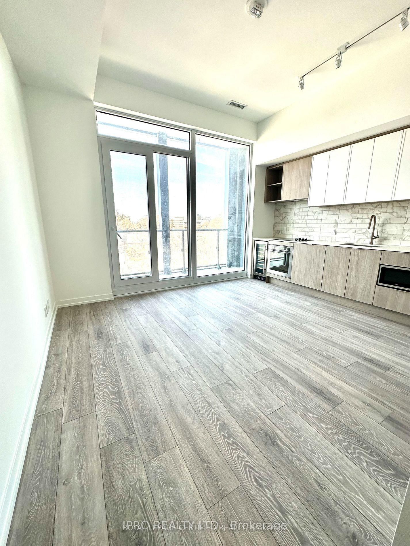 2020 Bathurst Street, Unit 919 - Photo 5
