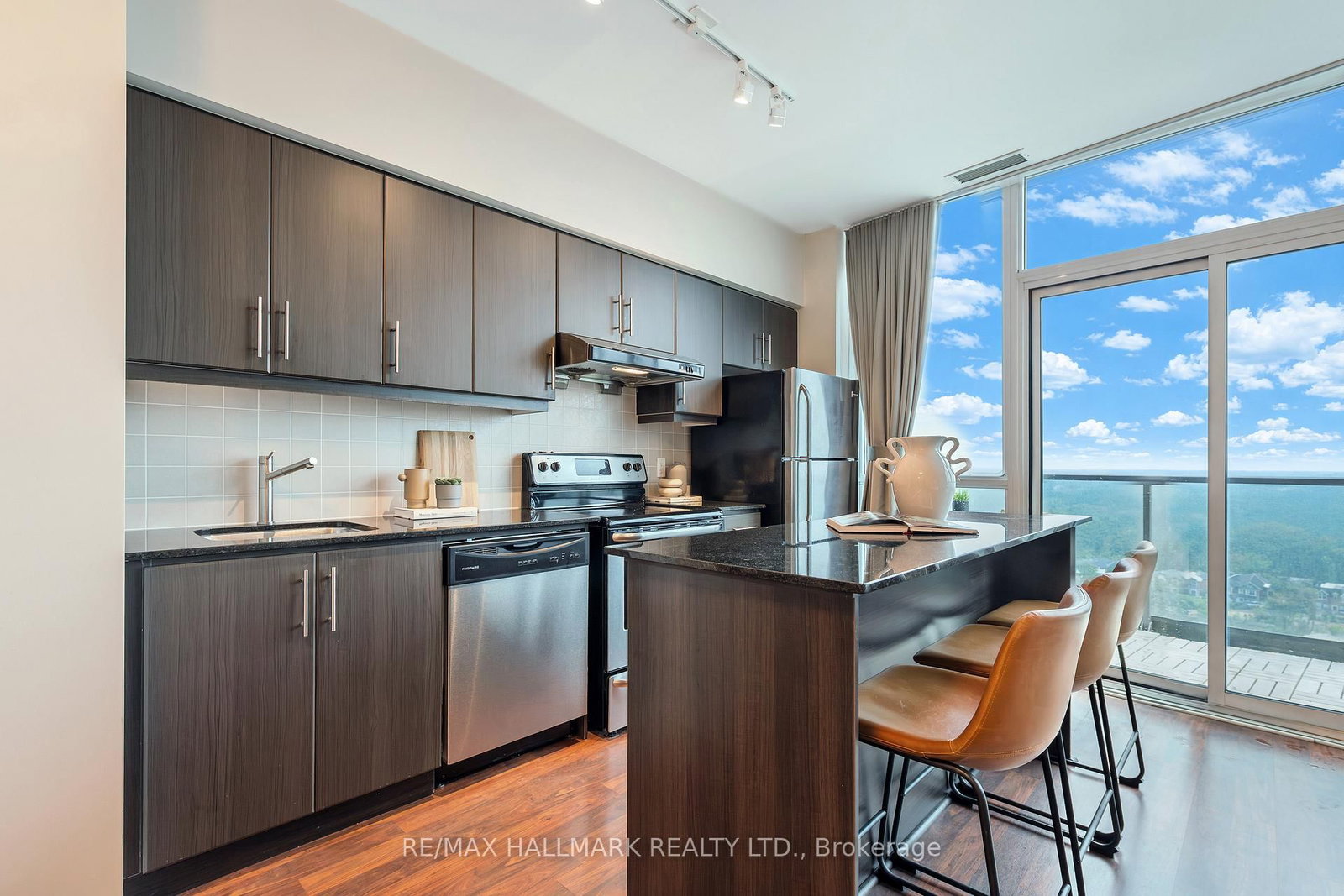 Condo for sale at PH2-35 Brian Peck Crescent, Toronto, Ontario, M4G 0A5 - Thorncliffe Park - MLS: C12938394