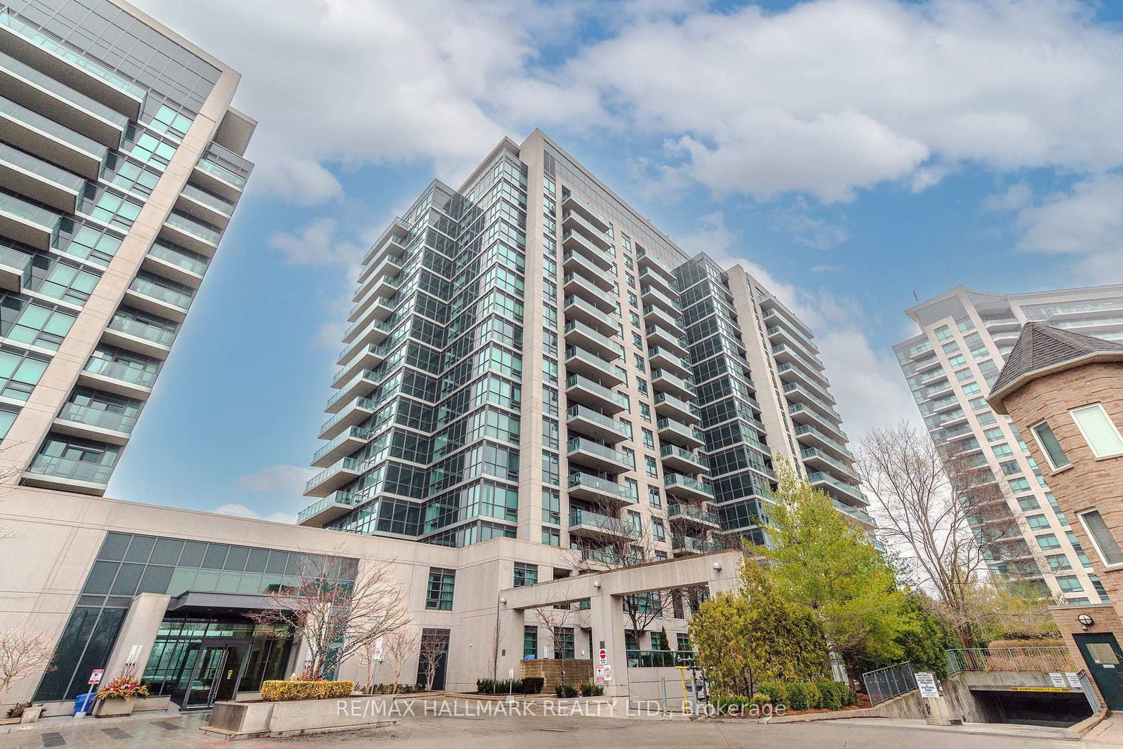 Condo for sale at PH2-35 Brian Peck Crescent, Toronto, Ontario, M4G 0A5 - Thorncliffe Park - MLS: C12938394