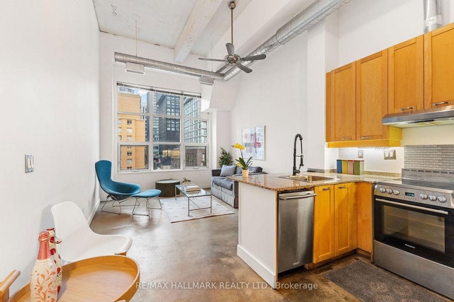 404 - 135 Dalhousie Street