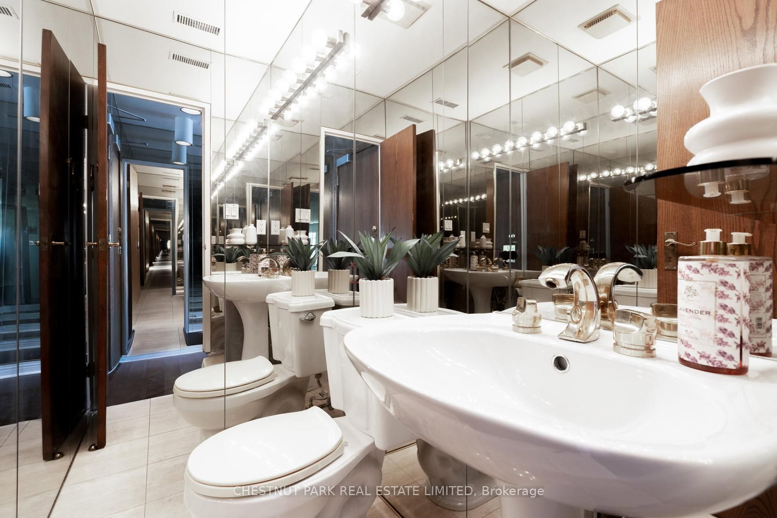 8 Hawthorn Avenue • #PH3 • Toronto, ON photo 31