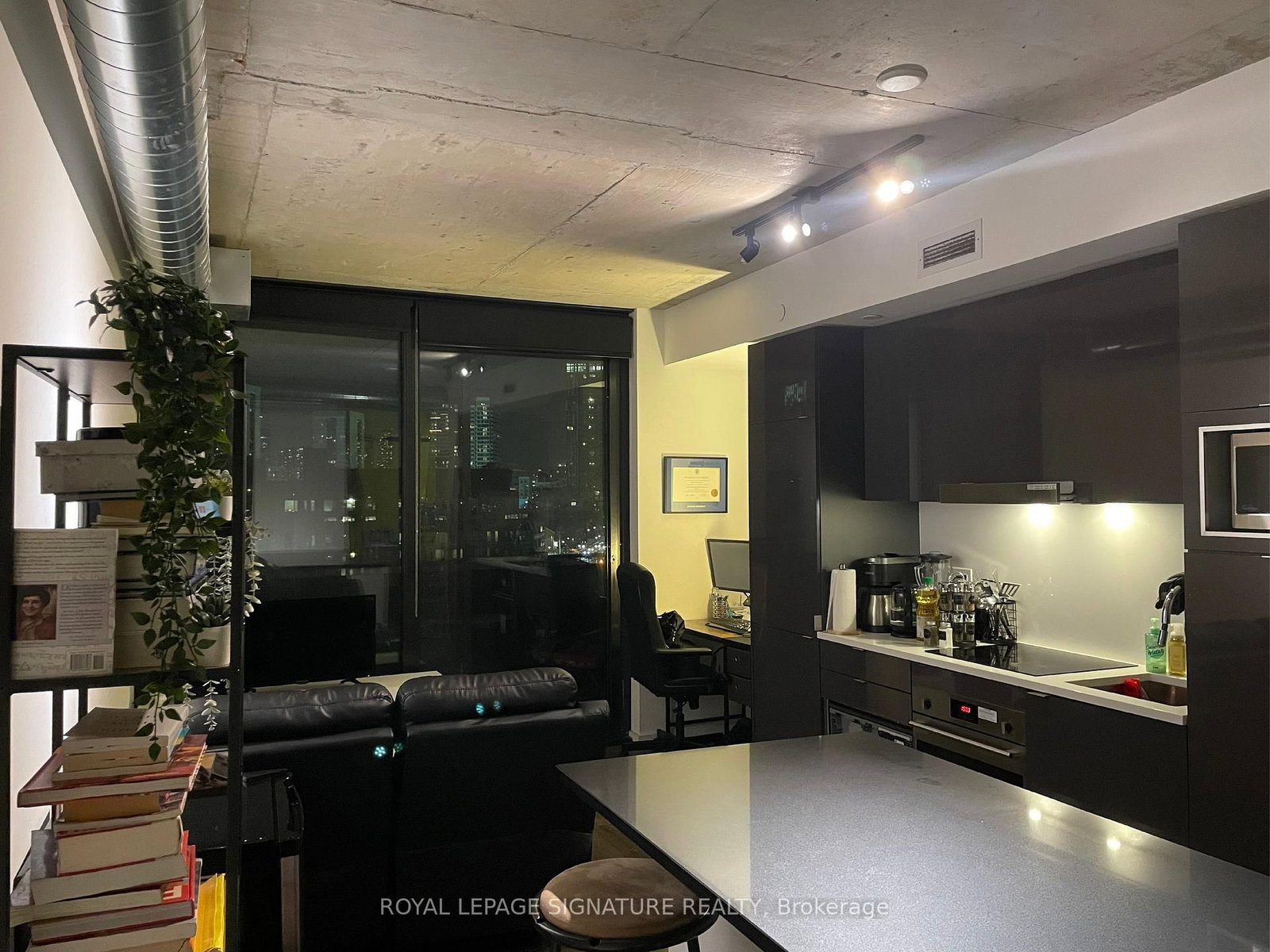 Condo for lease at 806-21 Lawren Harris Square, Toronto, Ontario, M5A 0T4 - Waterfront Communities C8 - MLS: C12938574