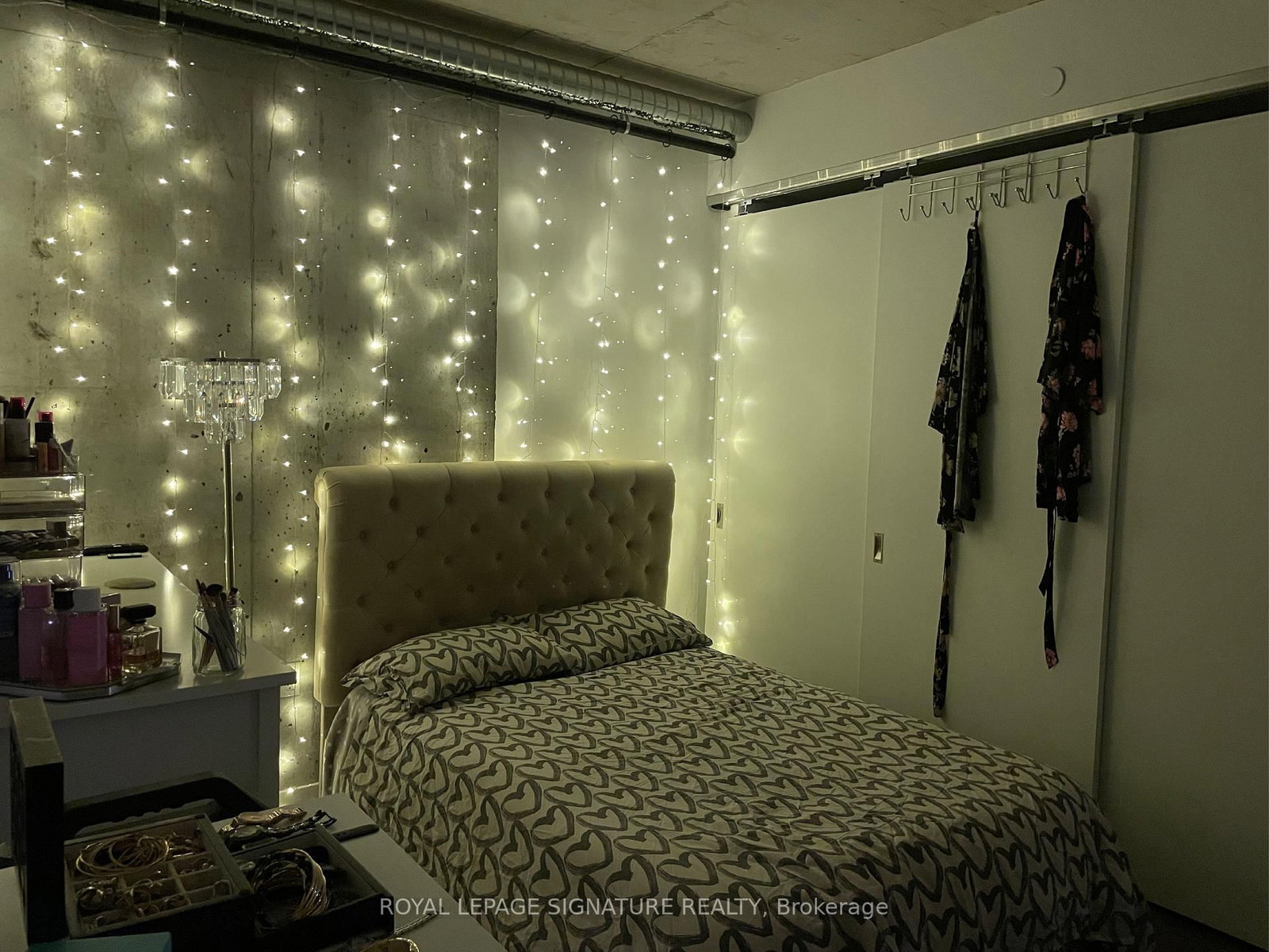 Condo for lease at 806-21 Lawren Harris Square, Toronto, Ontario, M5A 0T4 - Waterfront Communities C8 - MLS: C12938574