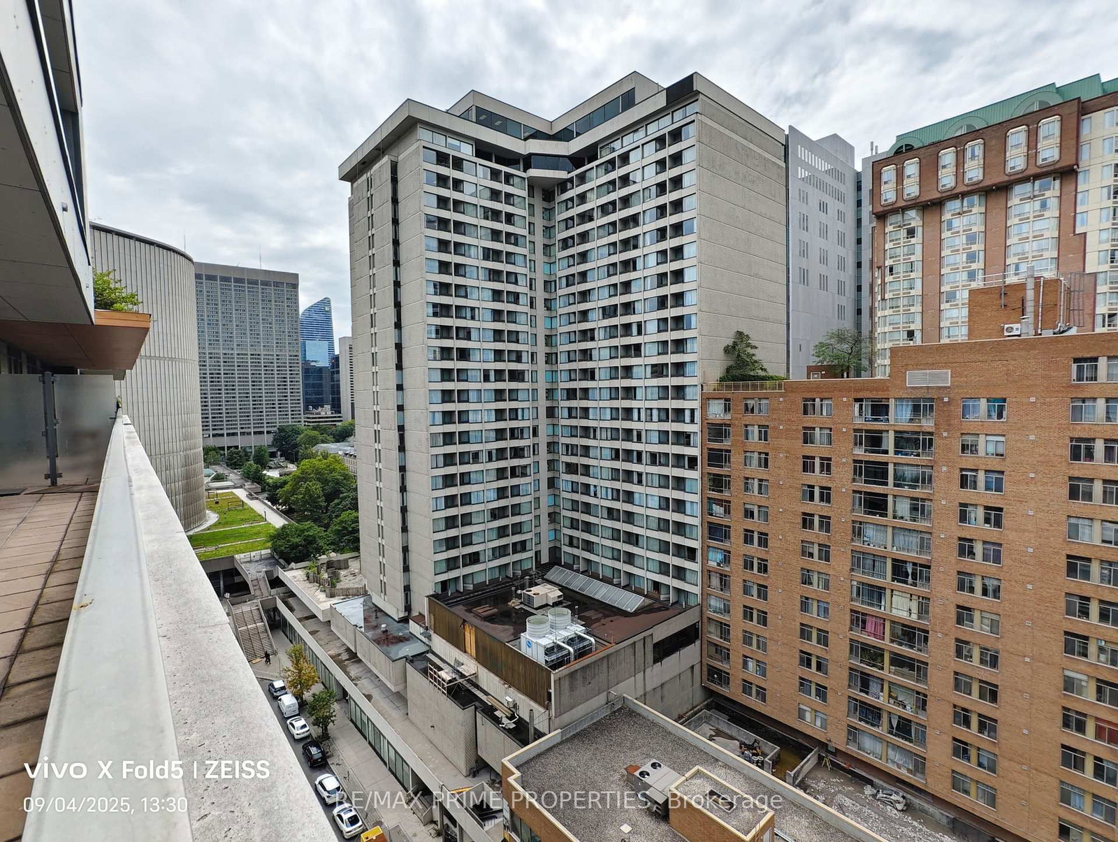 Condo for sale at 1823-111 Elizabeth Street, Toronto, Ontario, M5G 1P7 - Bay Street Corridor - MLS: C12938778