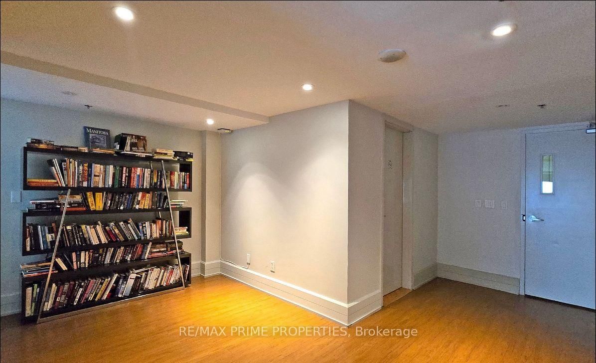 Condo for sale at 1823-111 Elizabeth Street, Toronto, Ontario, M5G 1P7 - Bay Street Corridor - MLS: C12938778