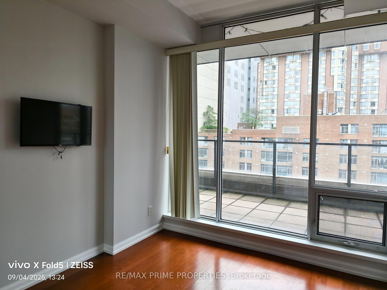 Condo for sale at 1823-111 Elizabeth Street, Toronto, Ontario, M5G 1P7 - Bay Street Corridor - MLS: C12938778
