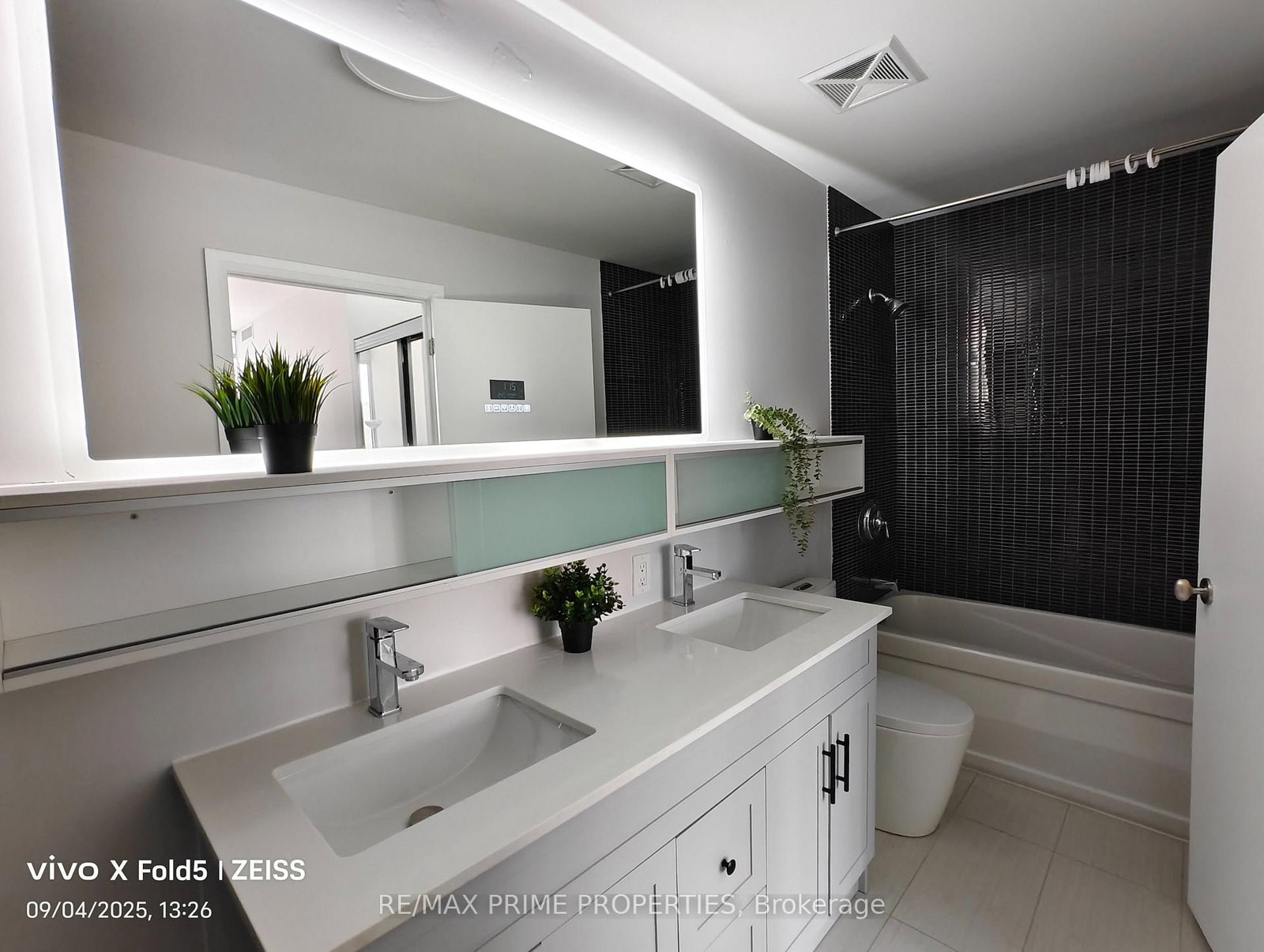 Condo for sale at 1823-111 Elizabeth Street, Toronto, Ontario, M5G 1P7 - Bay Street Corridor - MLS: C12938778