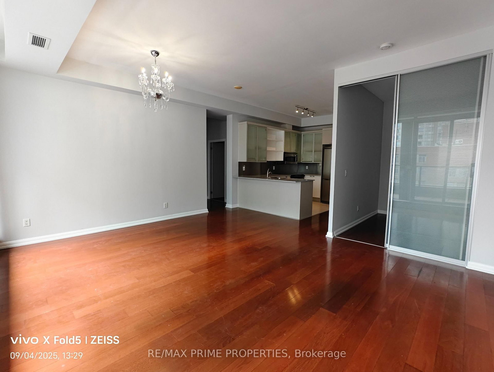 Condo for sale at 1823-111 Elizabeth Street, Toronto, Ontario, M5G 1P7 - Bay Street Corridor - MLS: C12938778