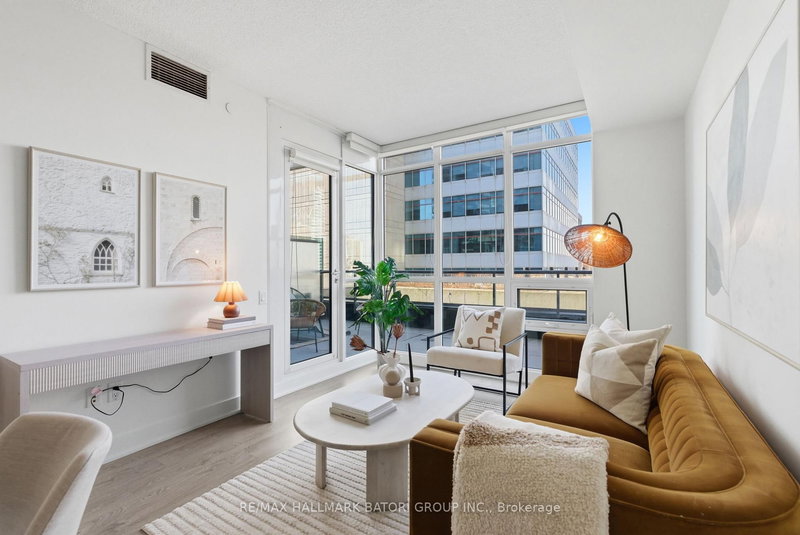 706 - 30 Roehampton Ave, Toronto, M4P 0B9 | Image 3