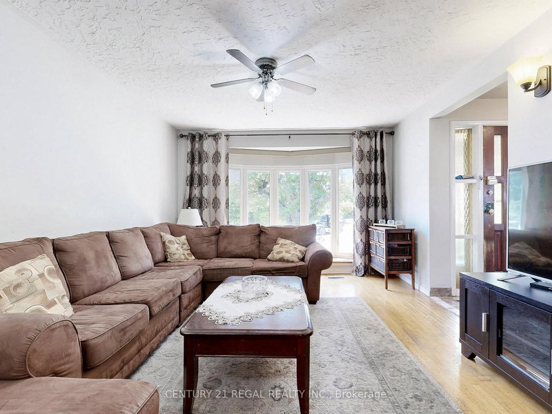 94 Billington Cres, Toronto, M3A 2G6 | Image 3