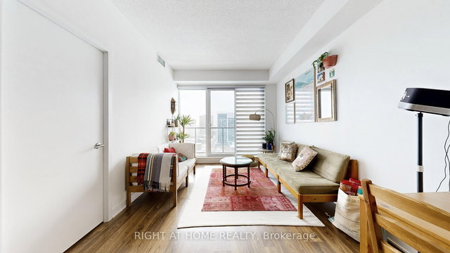 1206 - 260 Sackville Street