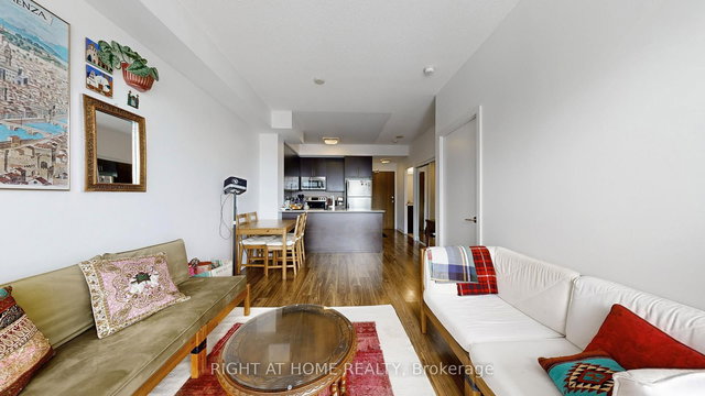 1206 - 260 Sackville Street