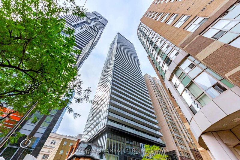 home for lease on 4201-15 Grenville Street