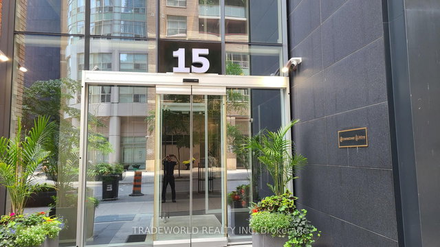 4201 - 15 Grenville Street