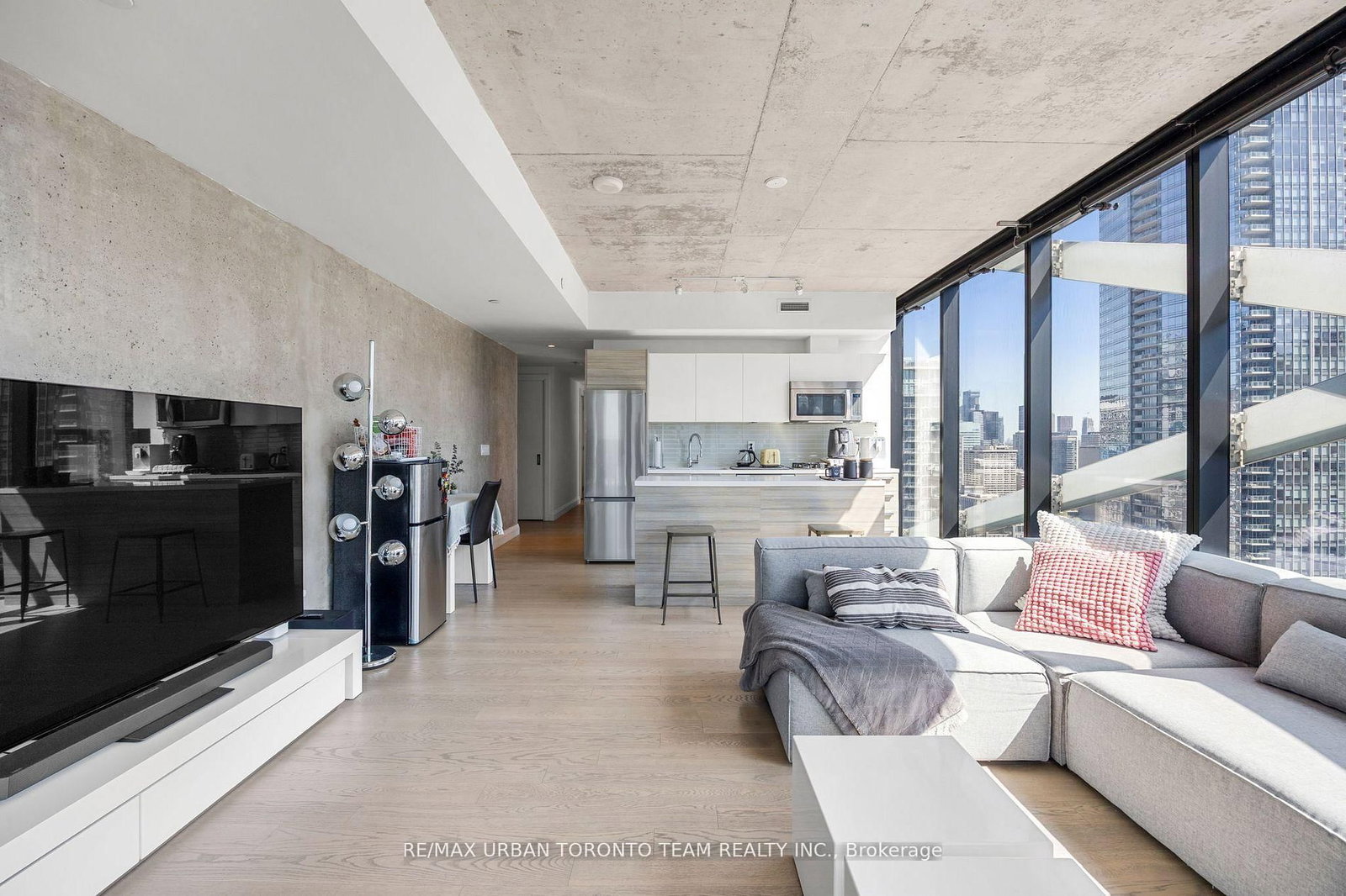 Condo for sale at 2804-224 King Street, Toronto, Ontario, M5H 0A6 - Waterfront Communities C1 - MLS: C12939514