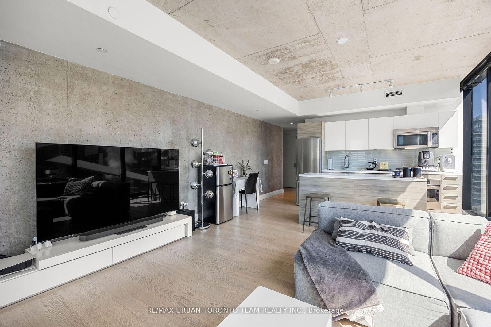 Condo for sale at 2804-224 King Street, Toronto, Ontario, M5H 0A6 - Waterfront Communities C1 - MLS: C12939514