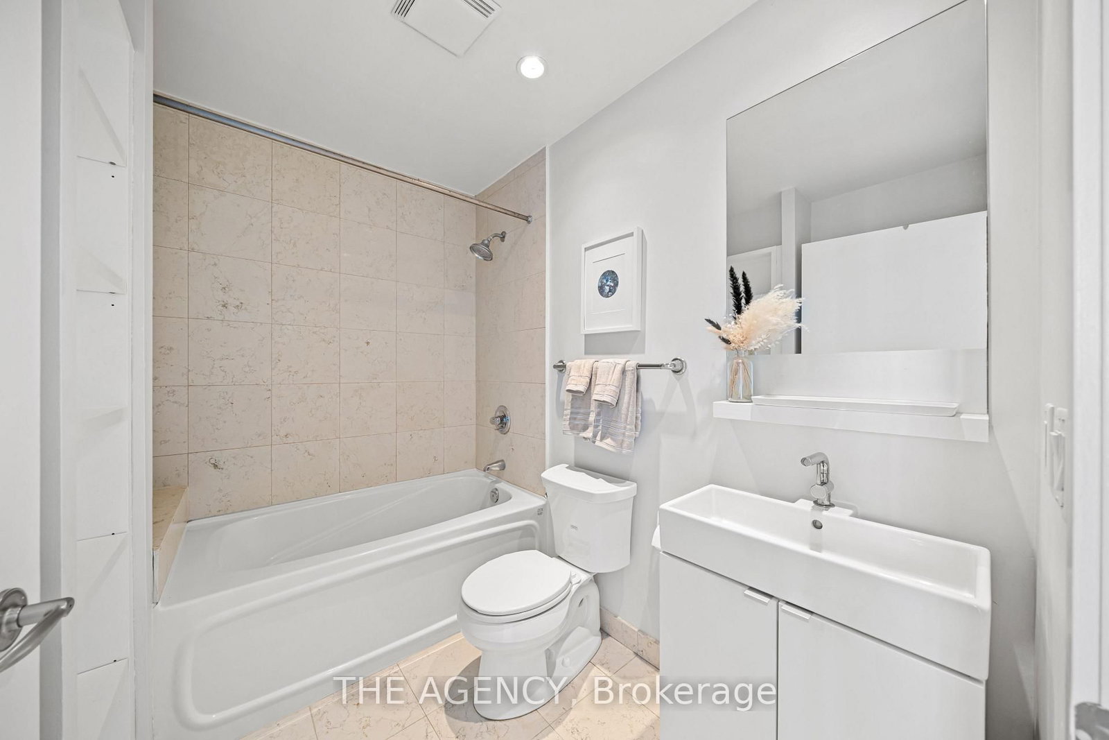 Condo for sale at 3313-208 Queens Quay, Toronto, Ontario, M5J 2Y5 - Waterfront Communities C1 - MLS: C12939532