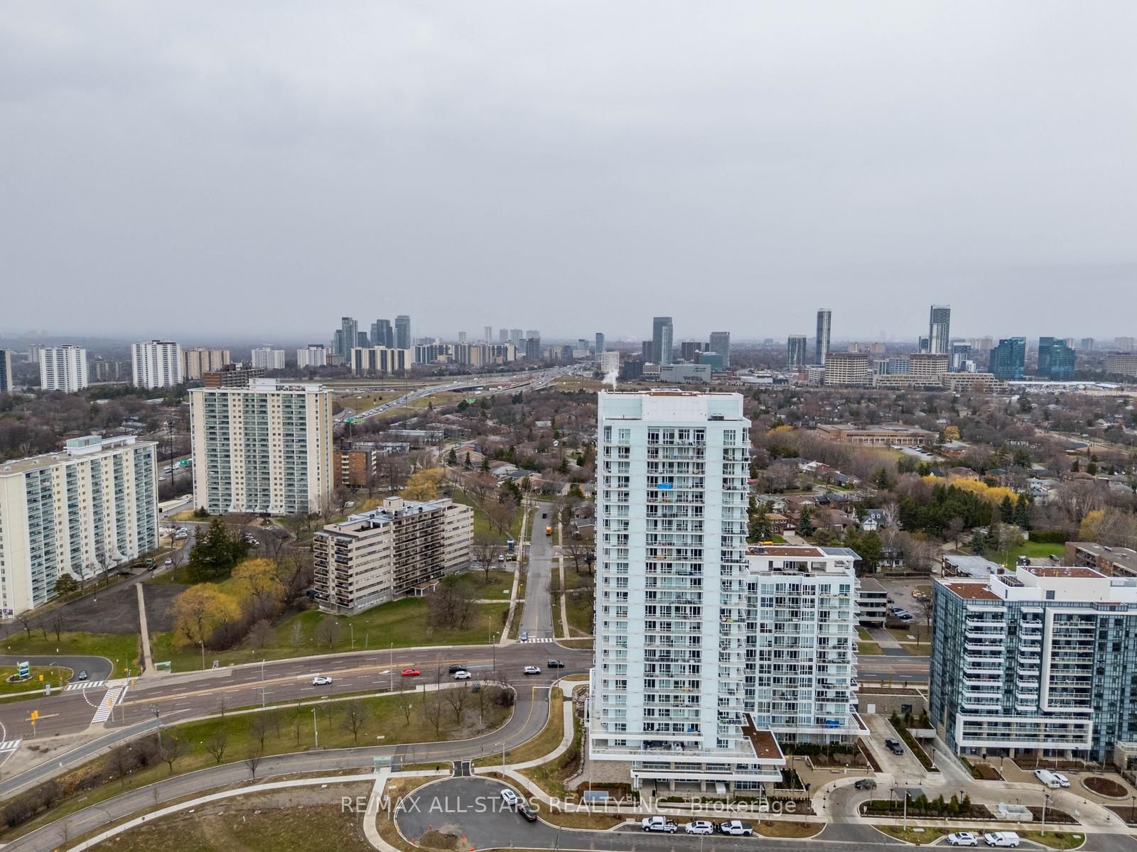 10 Deerlick Court, Unit 605 - Photo 24