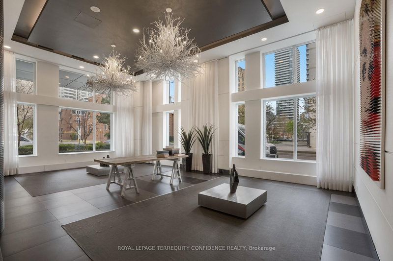 home for lease on 1204-83 Redpath Avenue