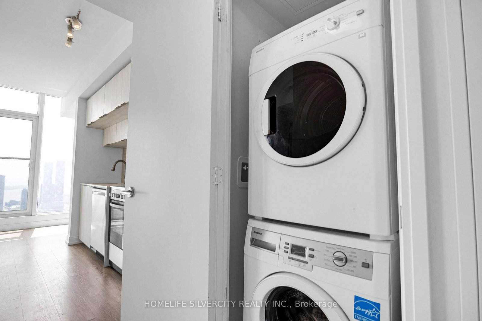181 Dundas Street E, Unit Ph8 - Photo 33