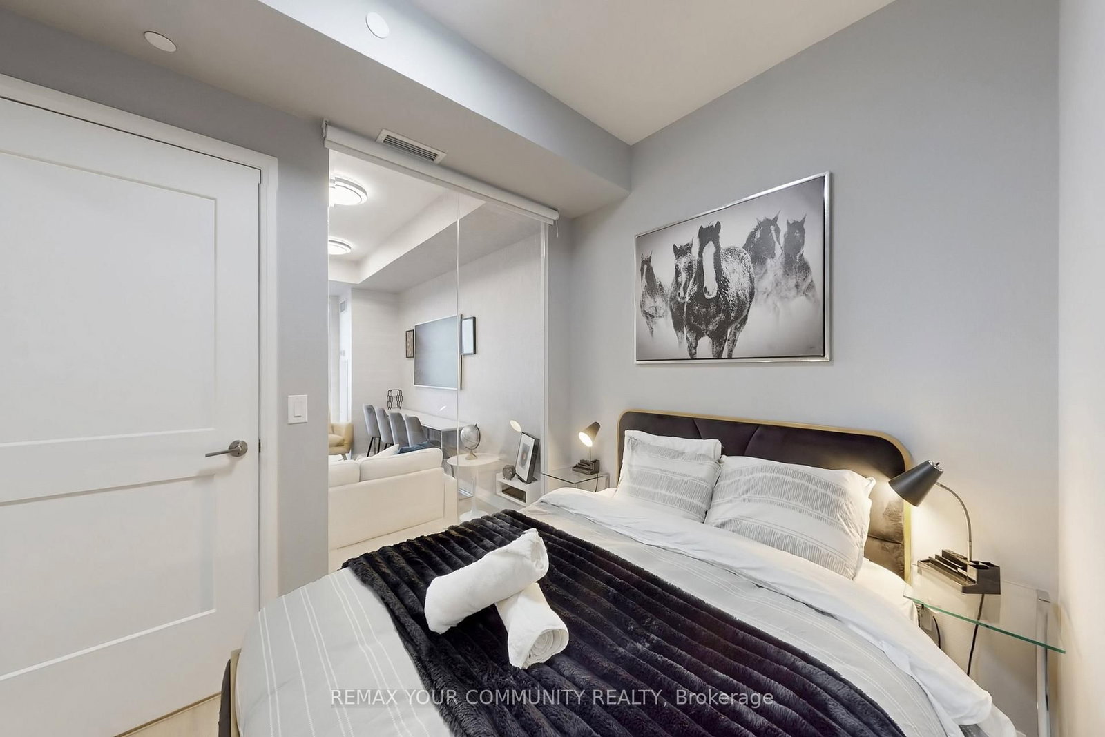 Condo for sale at 4727-28 Widmer Street, Toronto, Ontario, M5V 0T2 - Waterfront Communities C1 - MLS: C12939838