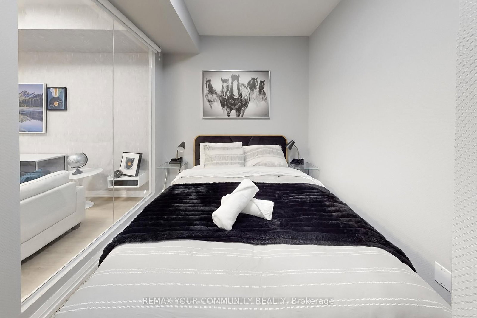 Condo for sale at 4727-28 Widmer Street, Toronto, Ontario, M5V 0T2 - Waterfront Communities C1 - MLS: C12939838