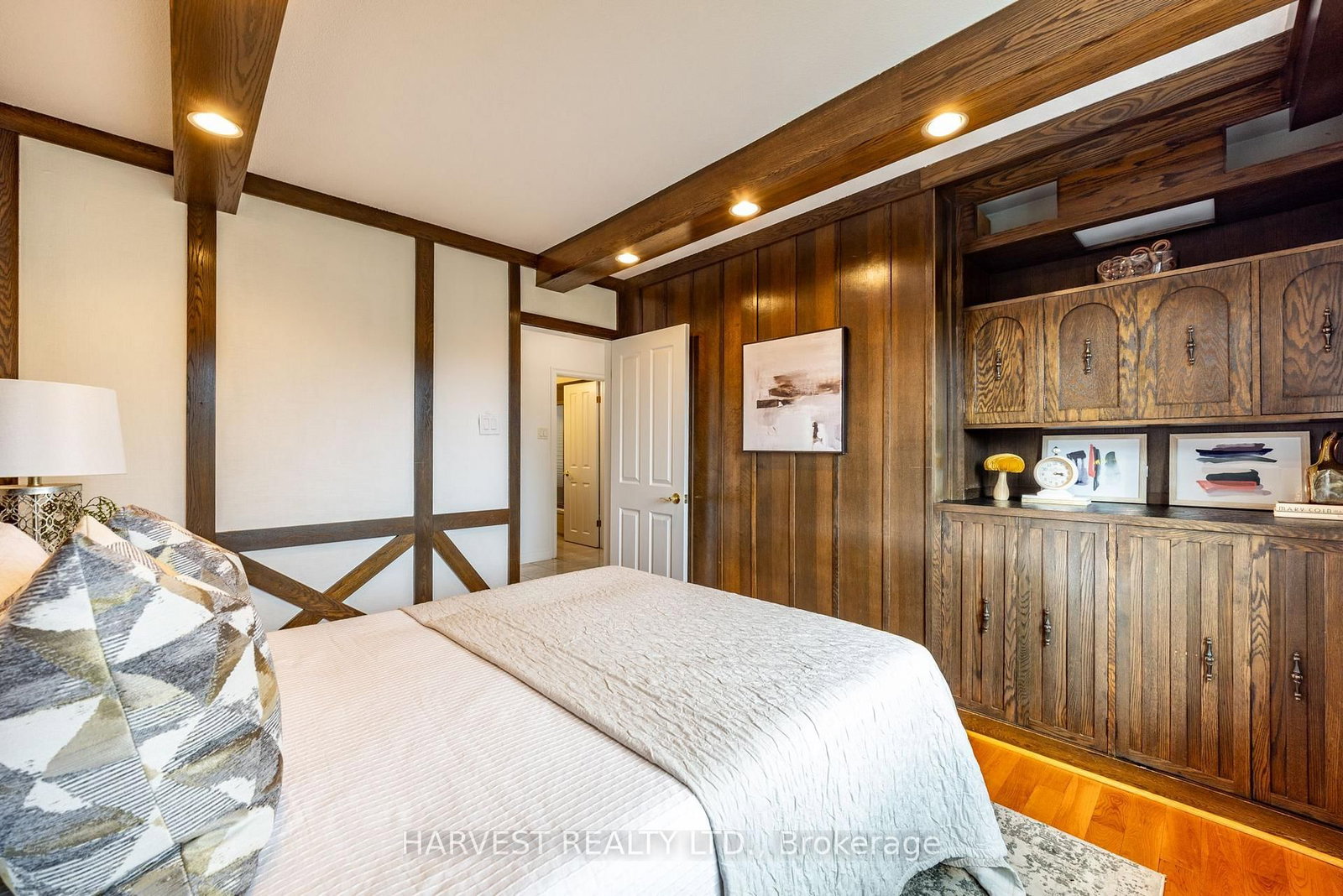 Detached House for sale at 92 Acton Avenue, Toronto, Ontario, M3H 4H3 - Bathurst Manor - MLS: C12940020