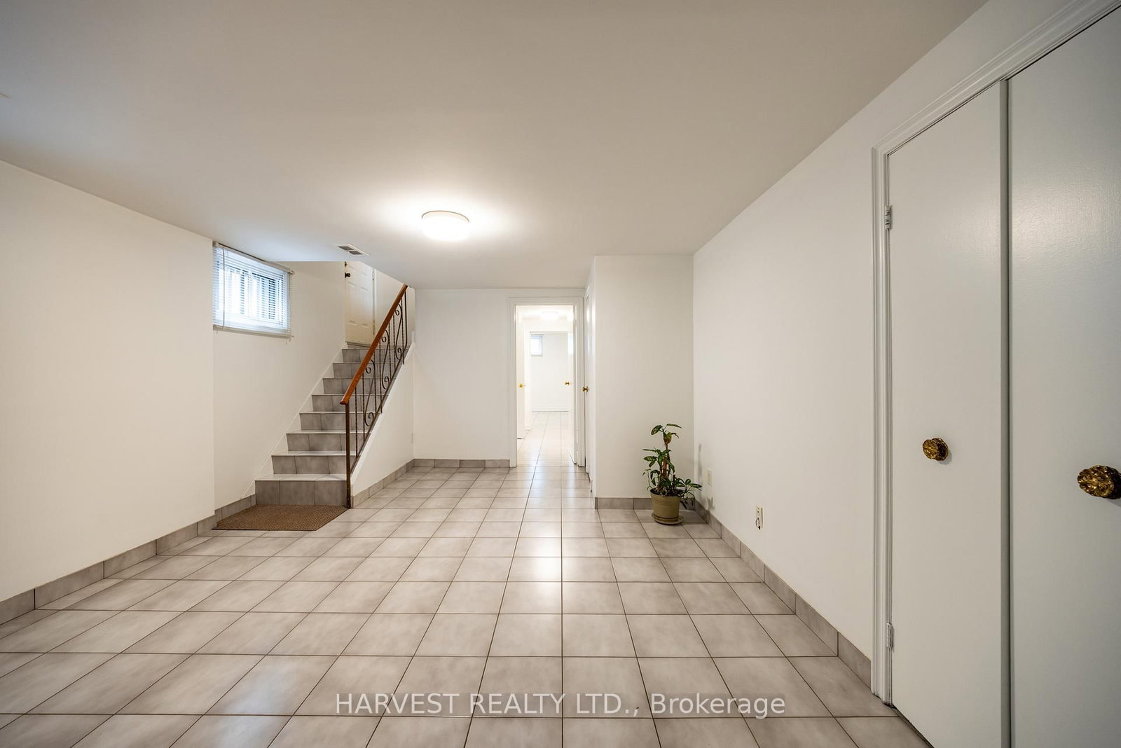 Detached House for sale at 92 Acton Avenue, Toronto, Ontario, M3H 4H3 - Bathurst Manor - MLS: C12940020