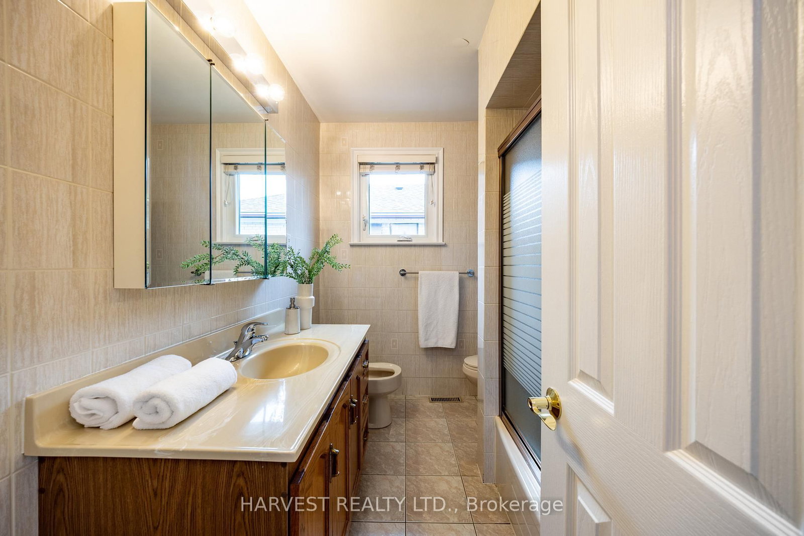 Detached House for sale at 92 Acton Avenue, Toronto, Ontario, M3H 4H3 - Bathurst Manor - MLS: C12940020