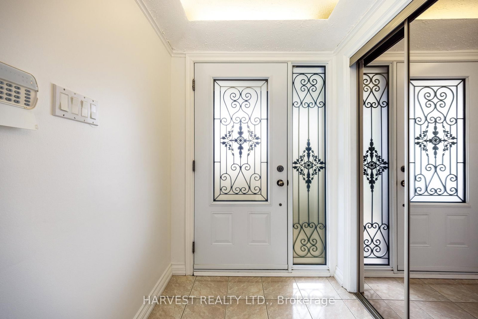 Detached House for sale at 92 Acton Avenue, Toronto, Ontario, M3H 4H3 - Bathurst Manor - MLS: C12940020