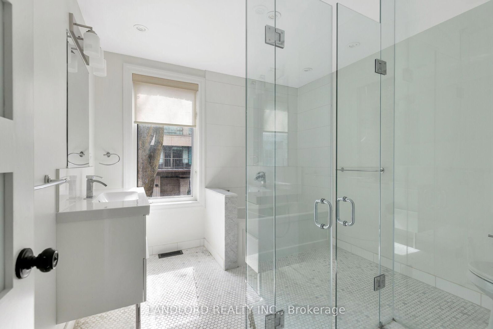 107A Scollard Street - Photo 33