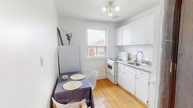 Upper - 275 Oakwood Ave, Toronto, M6E 2V3 | Image 2