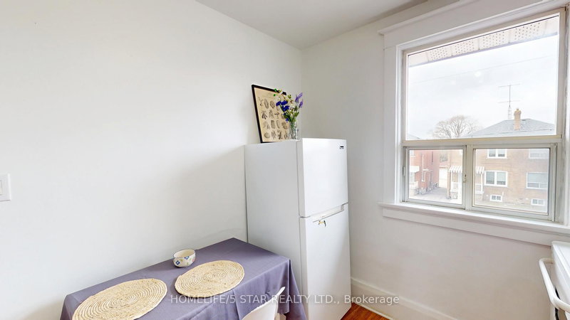 Upper - 275 Oakwood Ave, Toronto, M6E 2V3 | Image 3