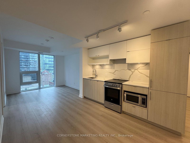 home for lease on 1715-100 Queen Street E