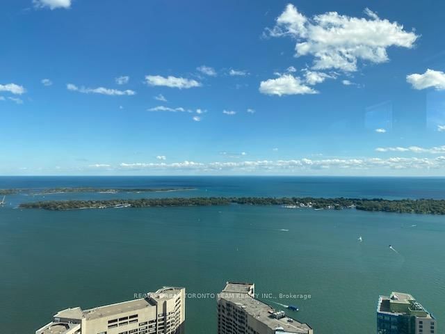 6710 - 100 Harbour Street