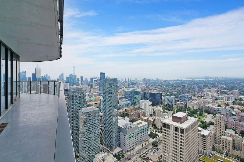 home for lease on 5406-11 Wellesley Street W