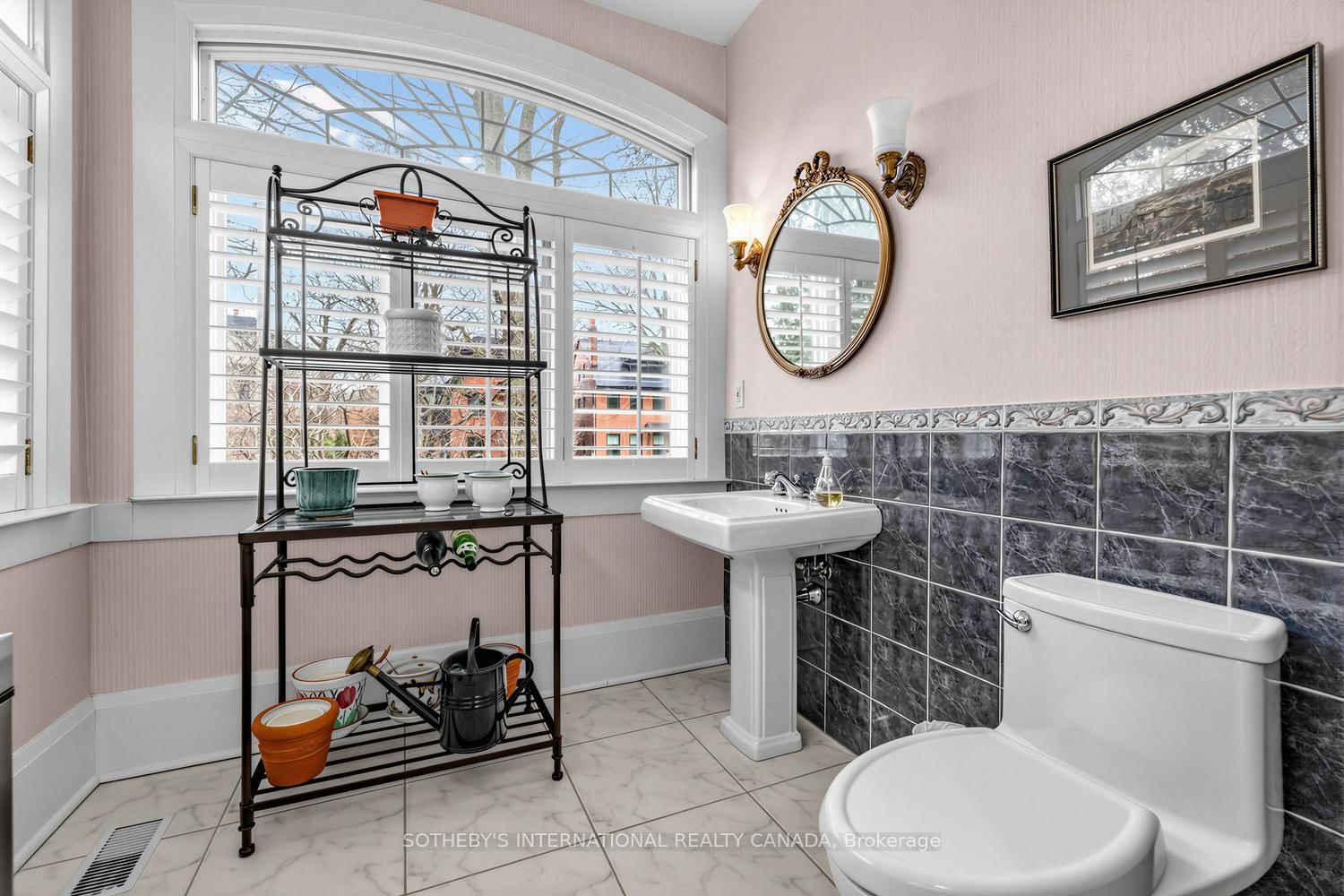 Detached House for sale at 136 Roxborough Drive, Toronto, Ontario, M4W 1X4 - Rosedale-Moore Park - MLS: C12940522