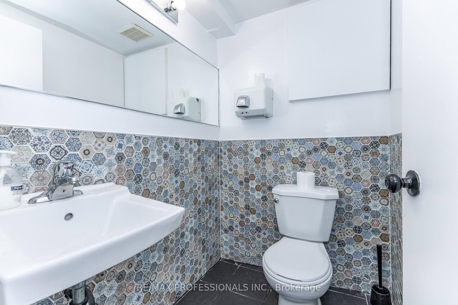 495 Bloor Street W - Photo 24