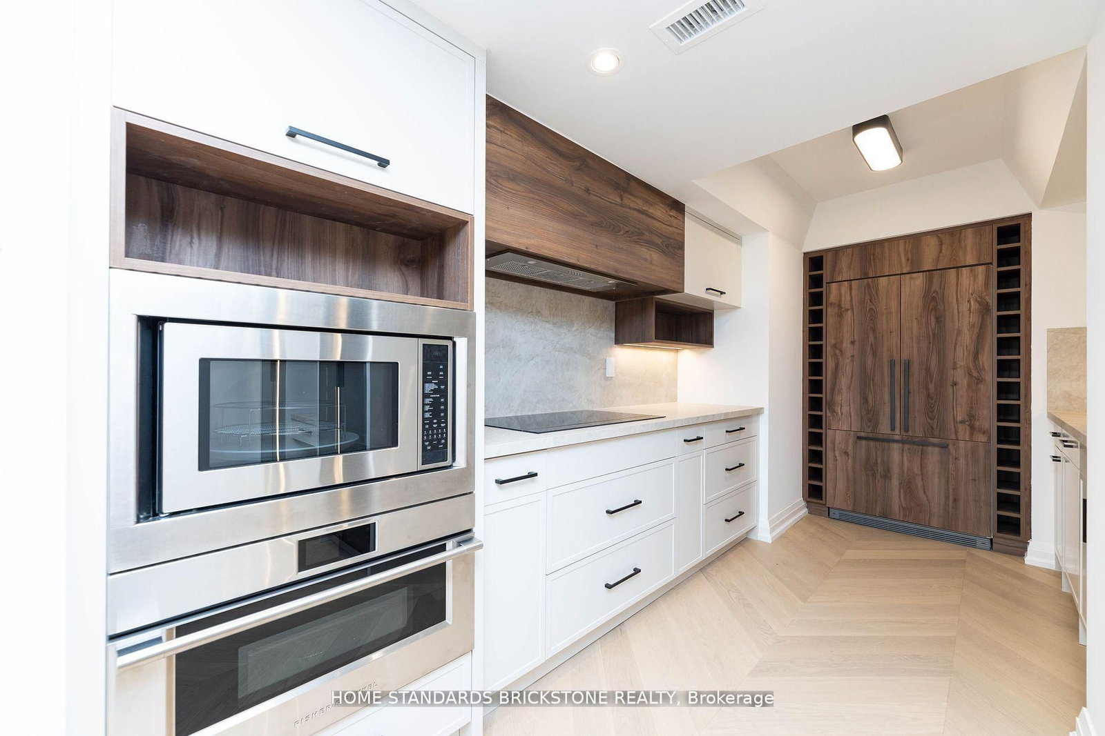 Condo for sale at 805-61 St Clair Avenue, Toronto, Ontario, M4V 2Y8 - Yonge-St. Clair - MLS: C12941054