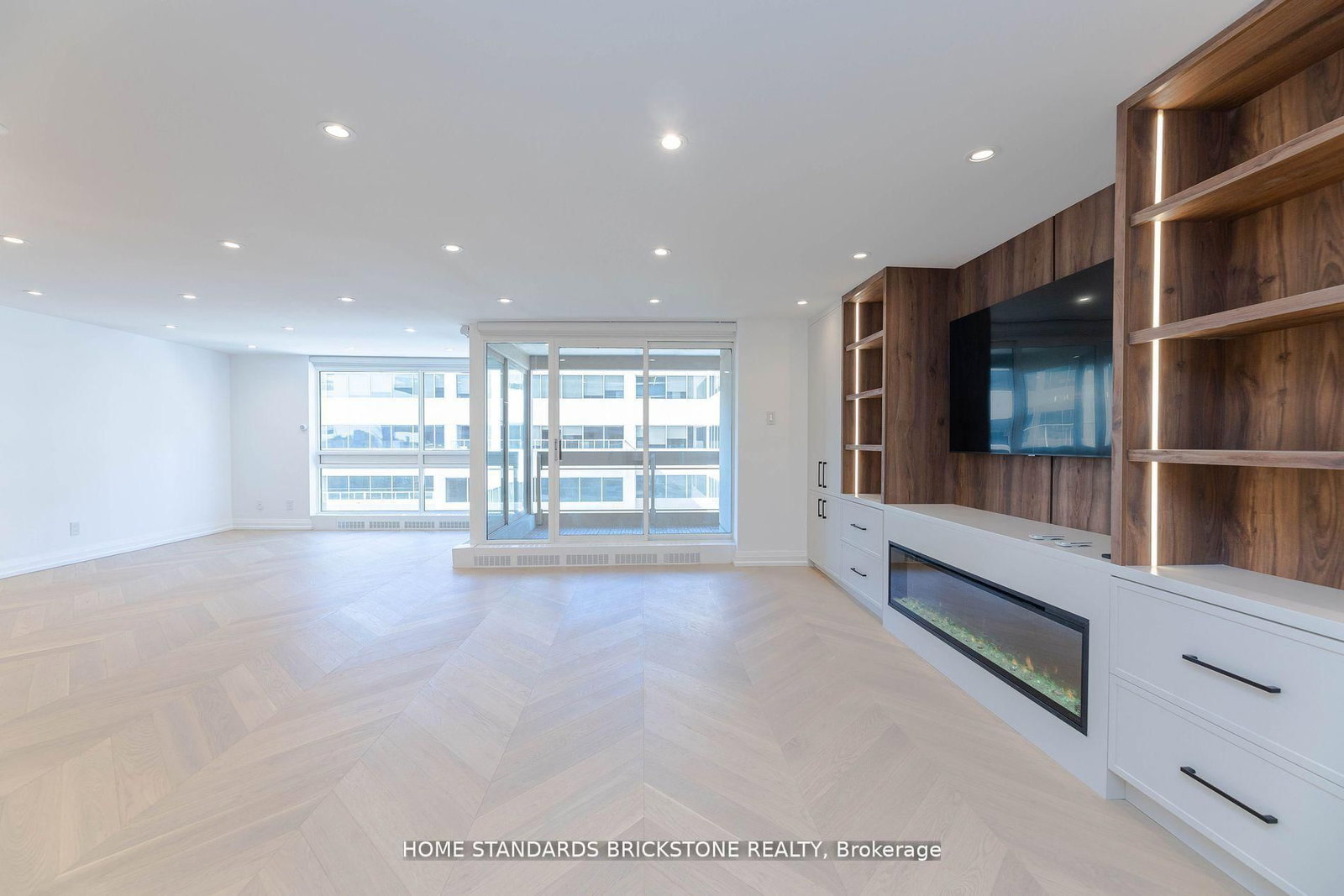 Condo for sale at 805-61 St Clair Avenue, Toronto, Ontario, M4V 2Y8 - Yonge-St. Clair - MLS: C12941054