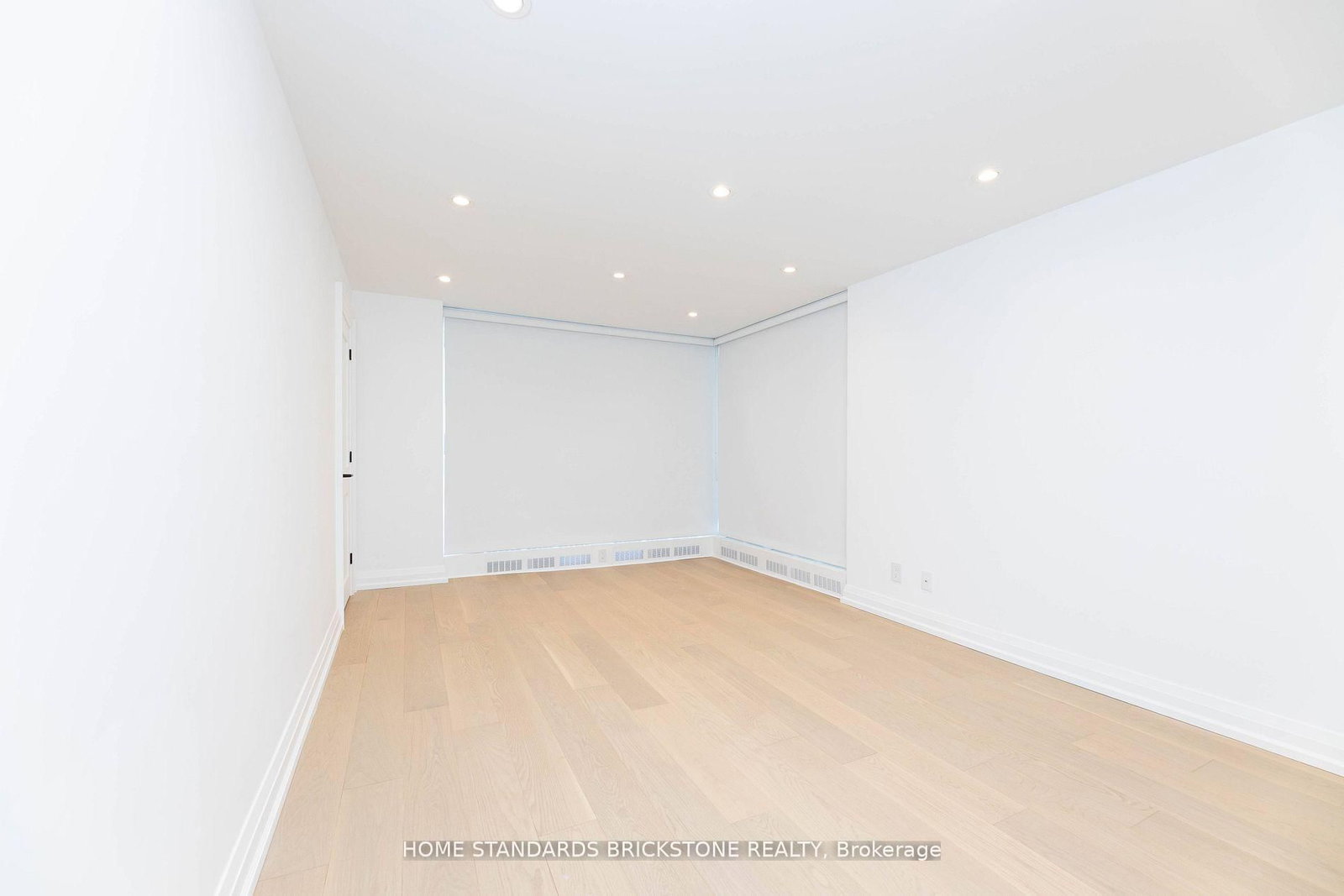 Condo for sale at 805-61 St Clair Avenue, Toronto, Ontario, M4V 2Y8 - Yonge-St. Clair - MLS: C12941054