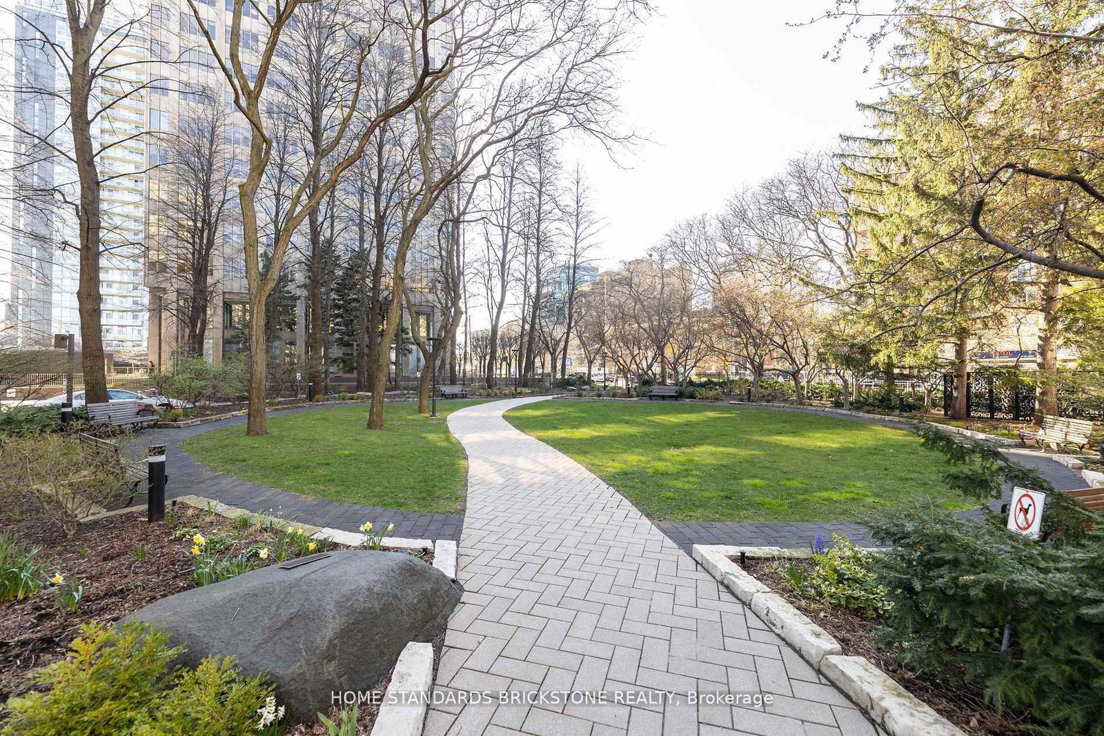 Condo for sale at 805-61 St Clair Avenue, Toronto, Ontario, M4V 2Y8 - Yonge-St. Clair - MLS: C12941054