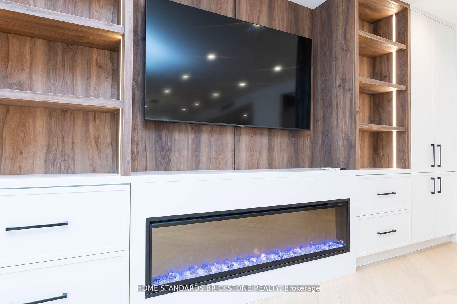 Condo for sale at 805-61 St Clair Avenue, Toronto, Ontario, M4V 2Y8 - Yonge-St. Clair - MLS: C12941054