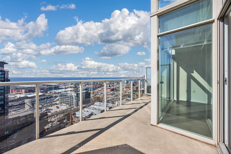 3009 - 125 Western Battery Rd, Toronto, M6K 3R8 | Image 2