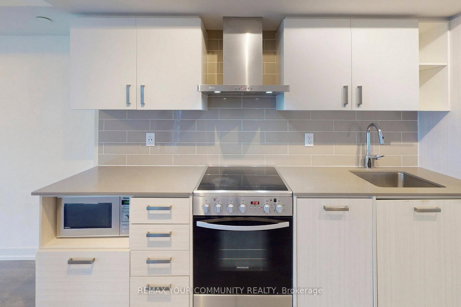 Condo for sale at 1005-125 Redpath Avenue, Toronto, Ontario, M4P 1J5 - Mount Pleasant East - MLS: C12941208