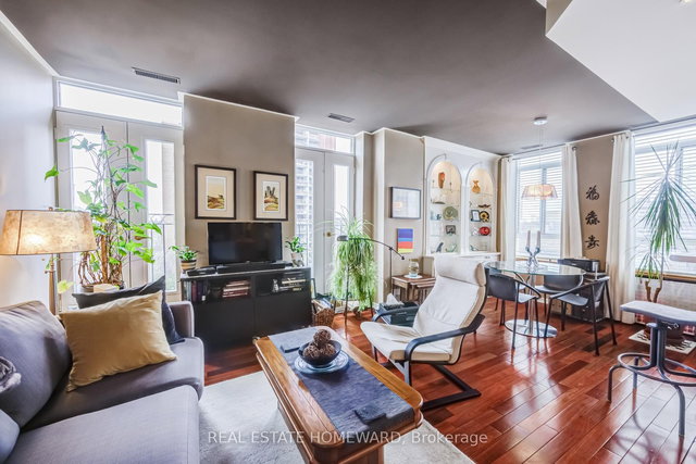 702 - 135 Maitland Street