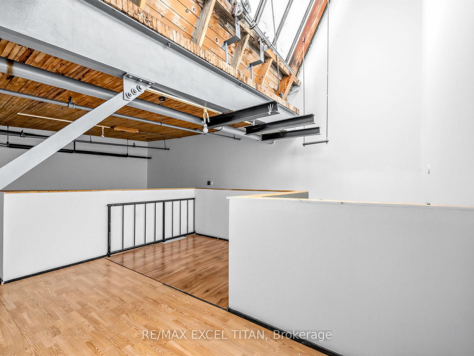 221 Sterling Road E, Unit 11 - Photo 22