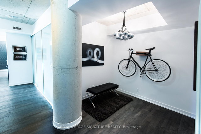 614 - 560 King Street W